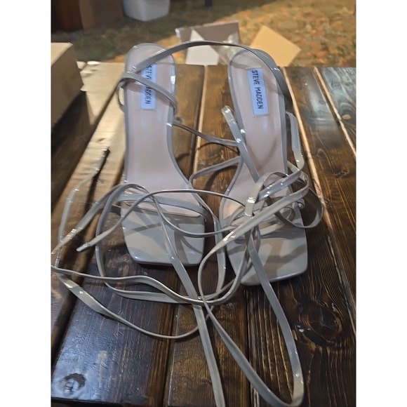 Steve Madden  Heels Size 9.5 - Picture 2 of 5